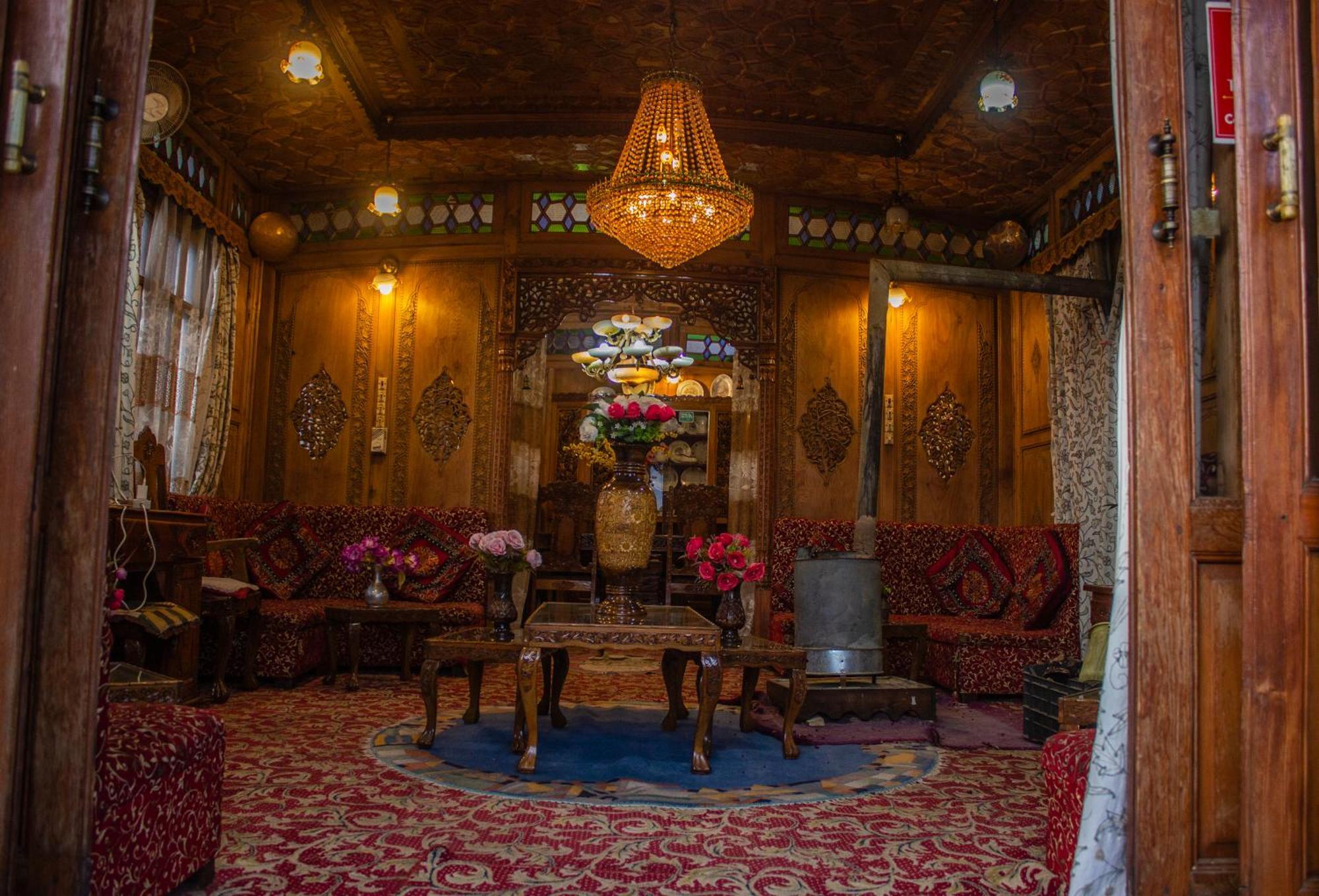 House Boat New Manora Bed & Breakfast Srinagar  Exterior photo