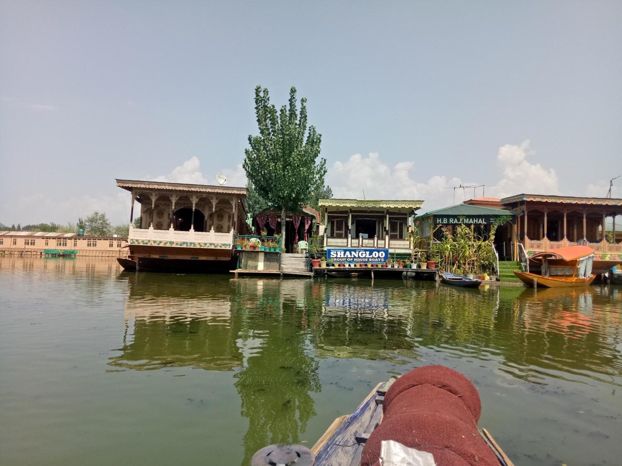 House Boat New Manora Bed & Breakfast Srinagar  Exterior photo