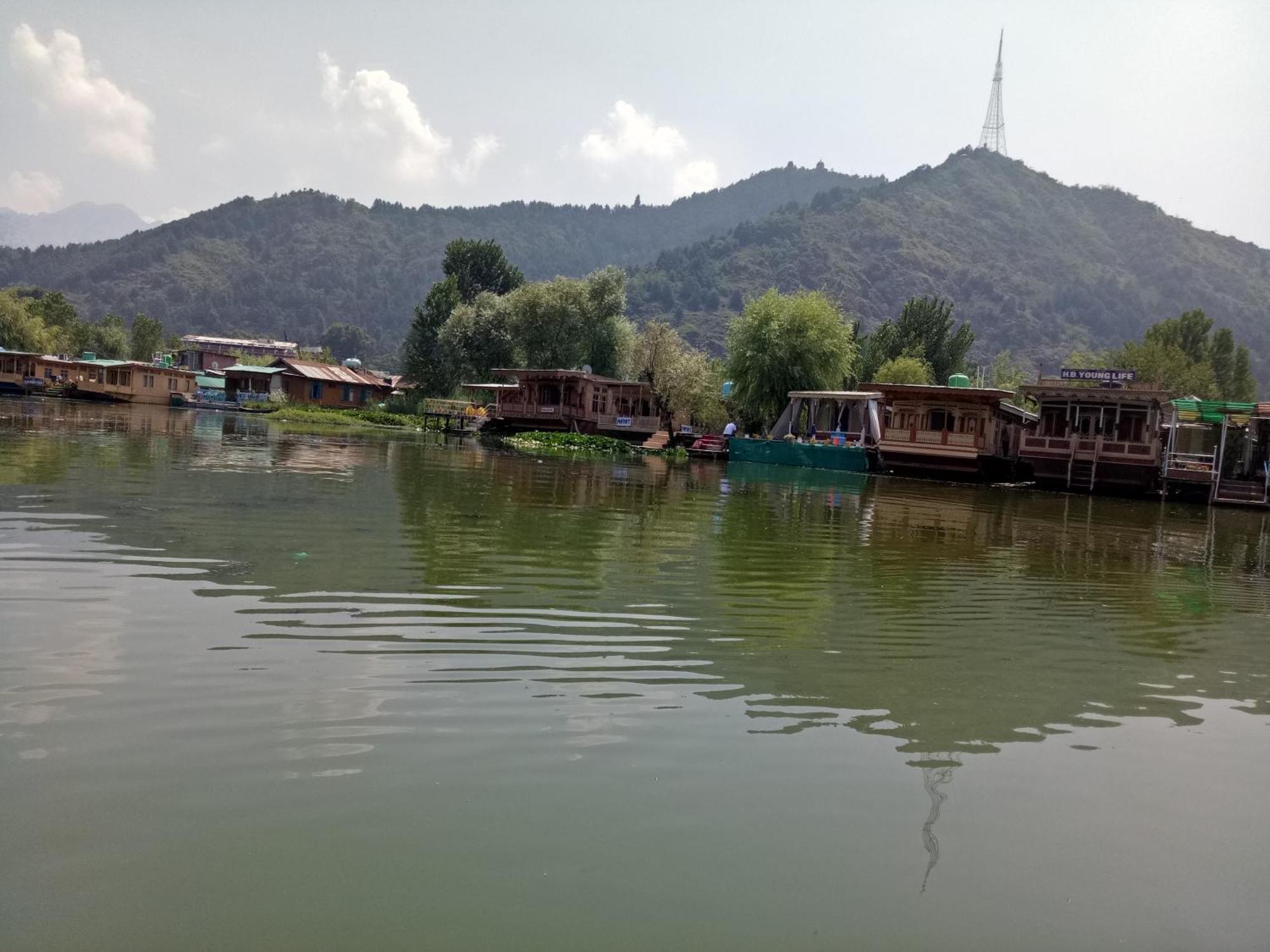 House Boat New Manora Bed & Breakfast Srinagar  Exterior photo