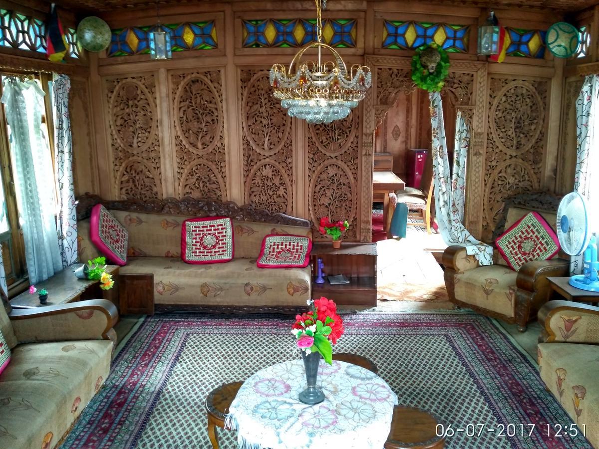 House Boat New Manora Bed & Breakfast Srinagar  Exterior photo