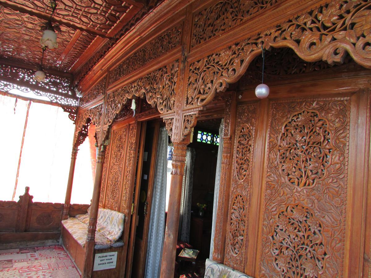 House Boat New Manora Bed & Breakfast Srinagar  Exterior photo