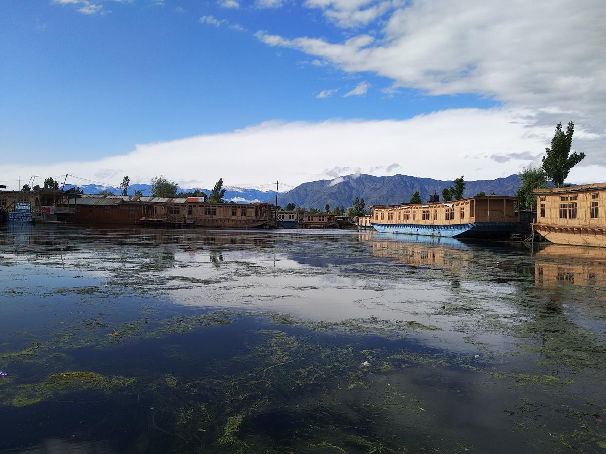 House Boat New Manora Bed & Breakfast Srinagar  Exterior photo